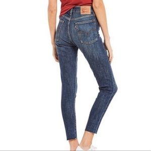 Levi’s wedgie skinny jeans Raw Hem